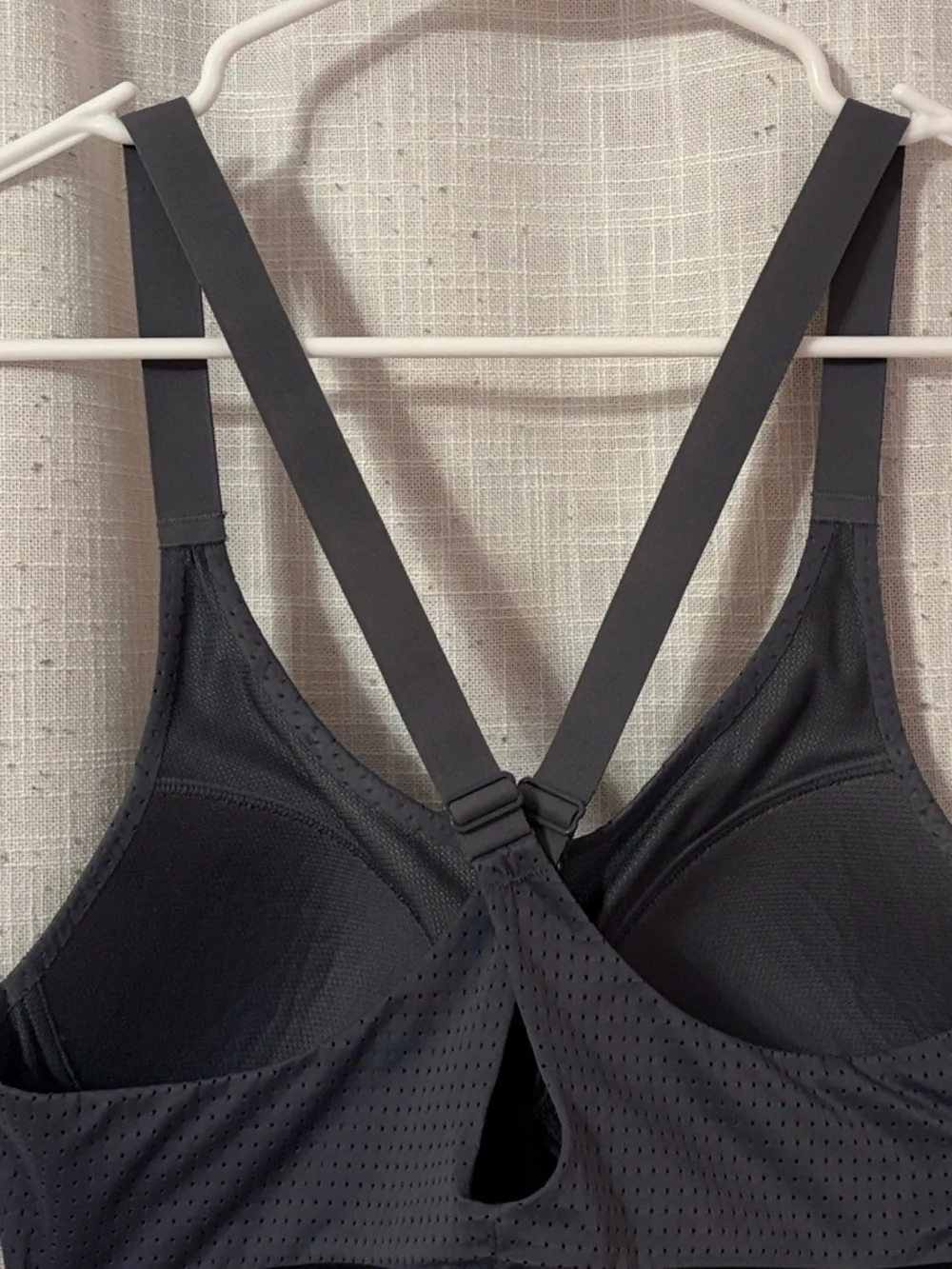 Victoria Secret Sport Mesh Lightweight Strappy Cross Back Sports Bra - Picture 8 of 12